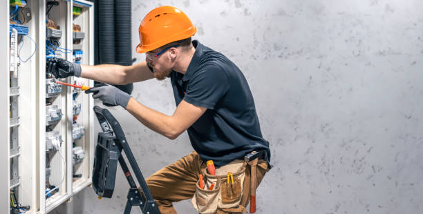 Best Licensed Electrician  in Oxoboxo River, CT